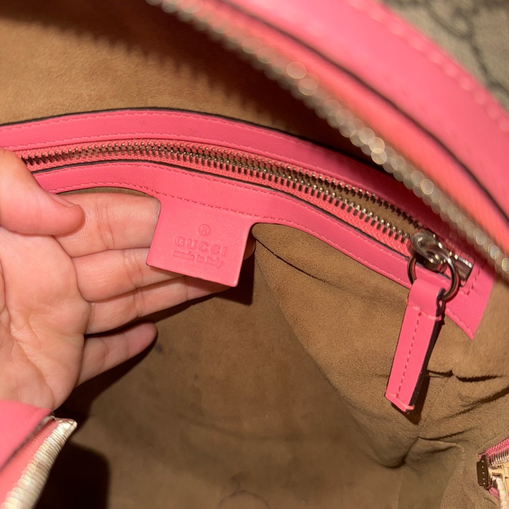 Gucci Beige and Pink Backpack with Sequin Details - Picture 8 of 9